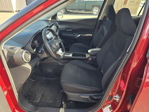 Certified 2024 Nissan Kicks SV FWD image 11