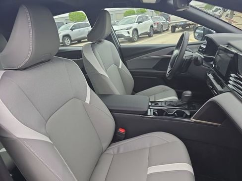 Used 2026 Toyota Camry SE w/ Convenience Package FWD image 11