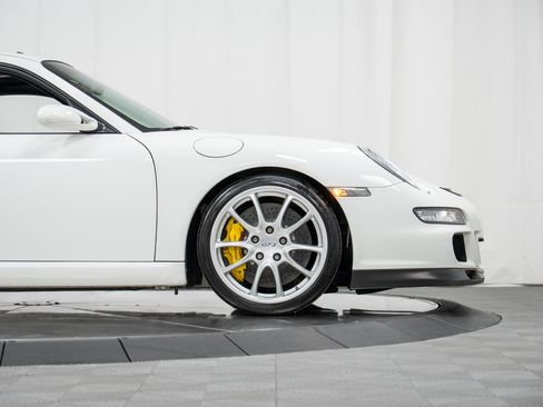 Used 2007 Porsche 911 GT3 RWD image 11