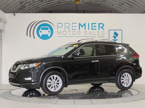 Used 2019 Nissan Rogue SV FWD image 2