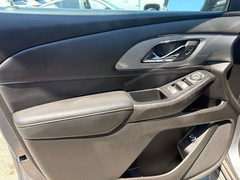 Used 2021 Chevrolet Traverse LT FWD image 8