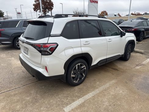 Used 2025 Subaru Forester Limited image 3