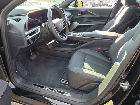 New 2026 Cadillac Lyriq Signature Sport AWD/4WD image 24