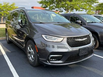 Used 2023 Chrysler Pacifica Limited
