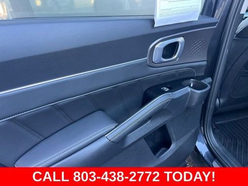 Used 2025 Kia Sorento SX FWD image 12