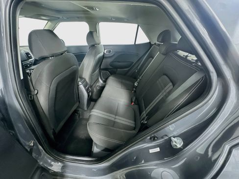 Used 2025 Hyundai Venue SEL FWD image 29
