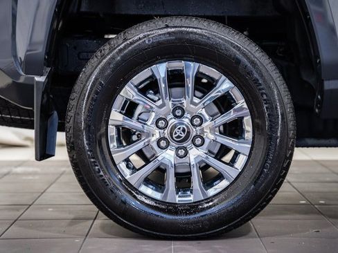 Used 2024 Toyota Tacoma Limited w/ Limited Package (LT) image 19