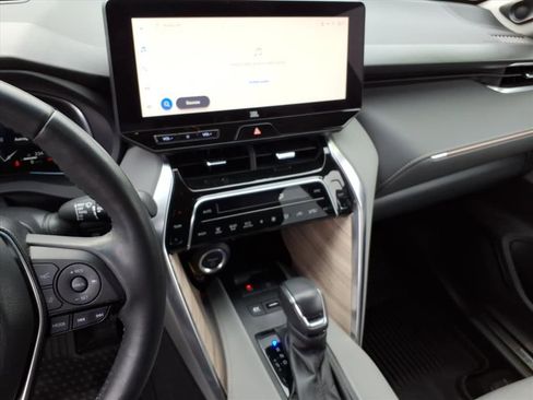 Used 2023 Toyota Venza Limited image 35