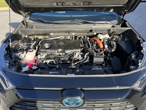 Used 2020 Toyota RAV4 LE image 25