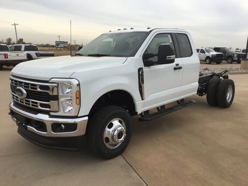 New 2026 Ford F350 XLT w/ XLT Value Package image 3