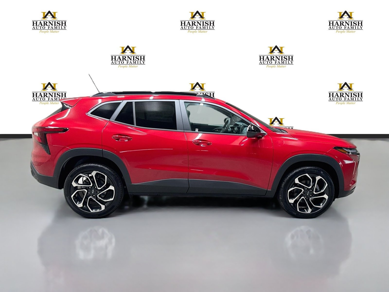 New 2026 Chevrolet Trax RS w/ Sunroof Package FWD image 4