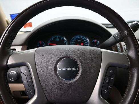 Used 2011 GMC Sierra 2500 Denali w/ Suspension Package, Off-Road AWD/4WD image 10