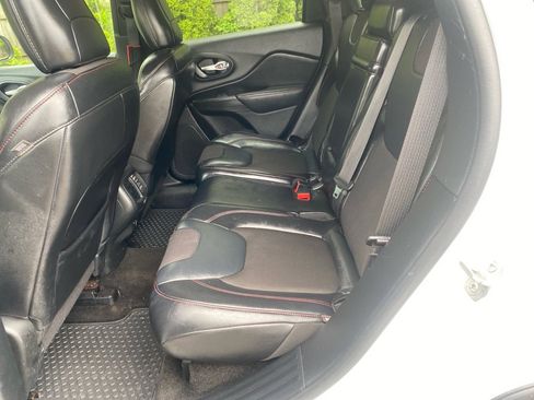 Used 2014 Jeep Cherokee Trailhawk AWD/4WD image 18