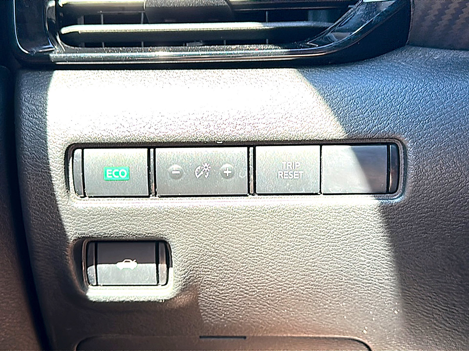 Used 2025 Nissan Sentra SR FWD image 36