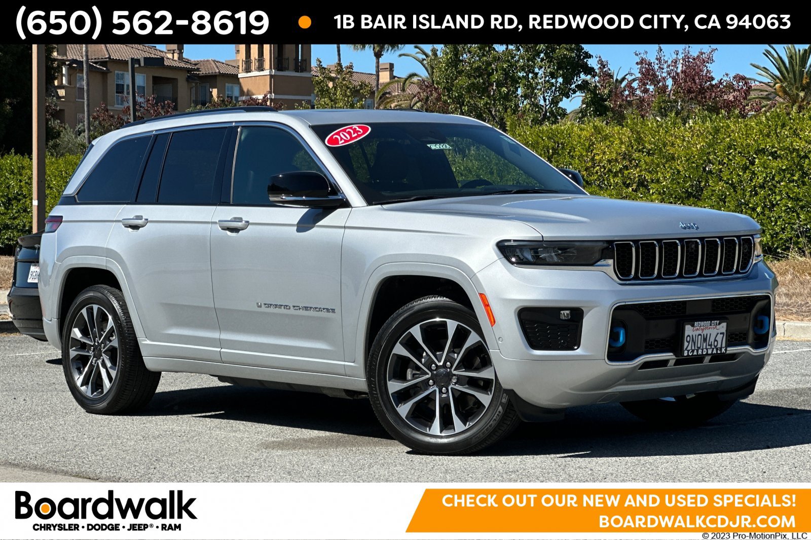 Used 2023 Jeep Grand Cherokee Overland w/ Advanced Protech Group III AWD/4WD image 1