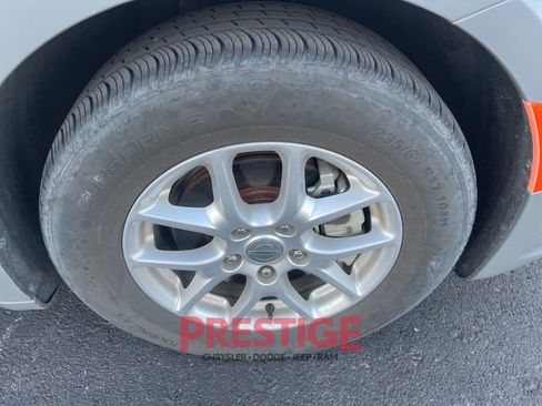 Used 2022 Chrysler Pacifica Touring-L FWD image 14