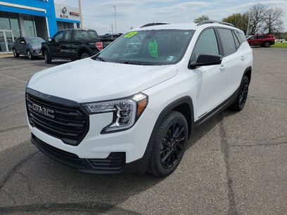 Used 2023 GMC Terrain SLE w/ Driver Convenience Package