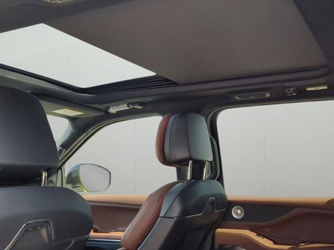 New 2026 Lincoln Navigator L Reserve AWD/4WD image 18