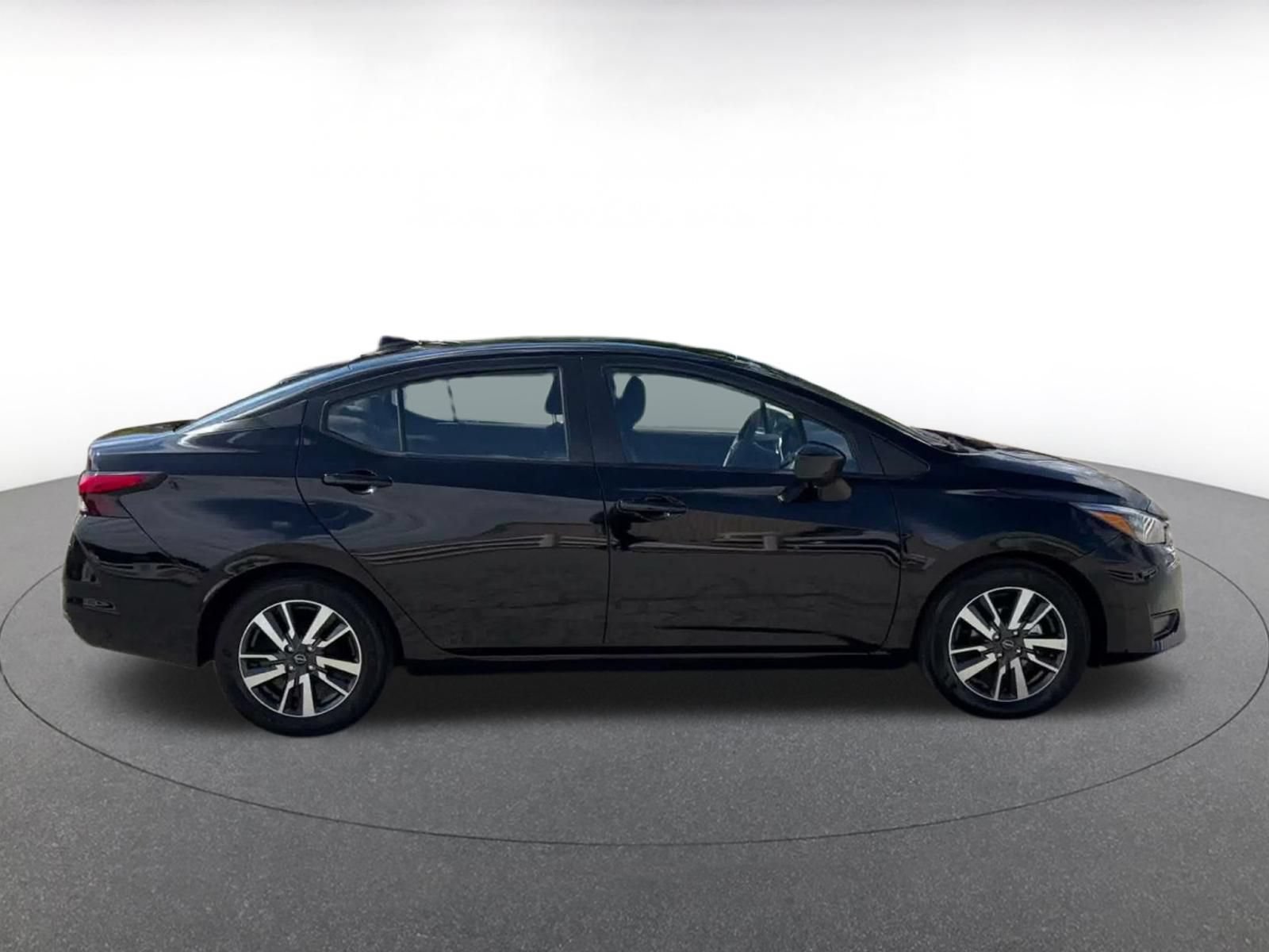 Used 2025 Nissan Versa SV FWD image 15
