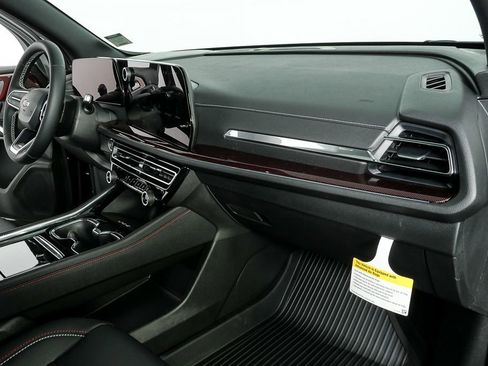 New 2026 Chevrolet Traverse Z71 w/ Driver Confidence Package image 24