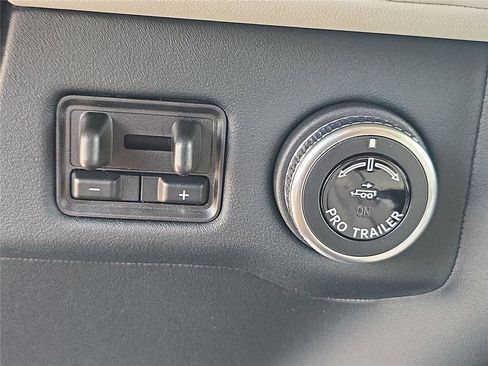 New 2026 Lincoln Navigator Reserve w/ Jet Appearance Package image 22