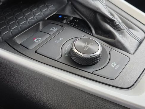 Used 2023 Toyota RAV4 XLE image 21
