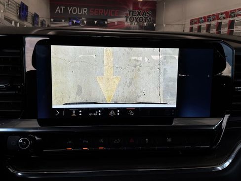 Used 2024 Chevrolet Silverado 1500 High Country w/ High Country Premium Package AWD/4WD image 46