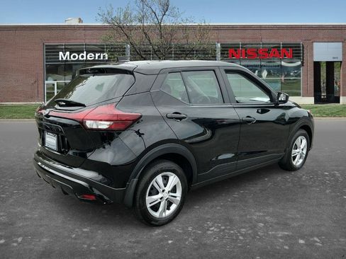 Certified 2025 Nissan Kicks Play S FWD image 4