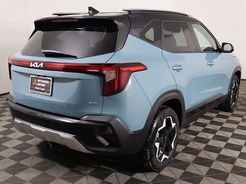 Used 2025 Kia Seltos S image 10