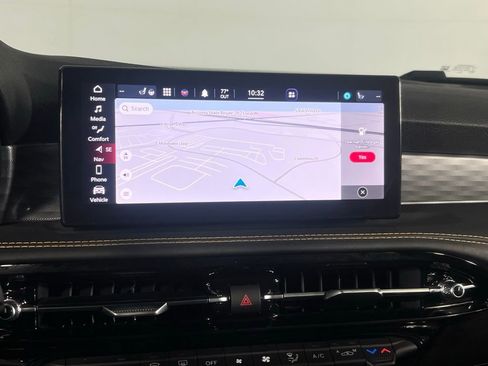 Used 2024 Alfa Romeo Tonale Ti image 18