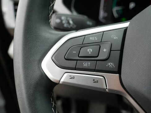 Certified 2023 Volkswagen Taos SEL AWD/4WD image 25