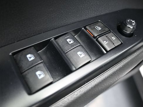 Used 2020 Toyota Camry LE FWD image 11