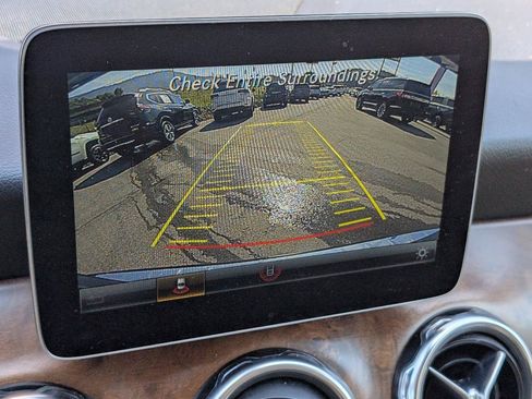 Used 2019 Mercedes-Benz GLA 250 w/ Premium Package image 19