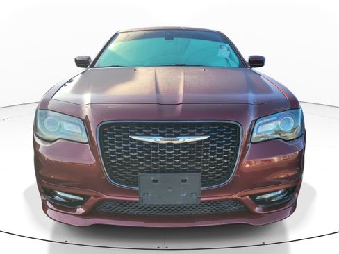 Used 2019 Chrysler 300 S w/ S Model Appearance Package RWD image 2