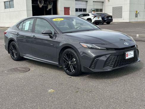 Certified 2025 Toyota Camry SE w/ Convenience Package AWD/4WD image 1