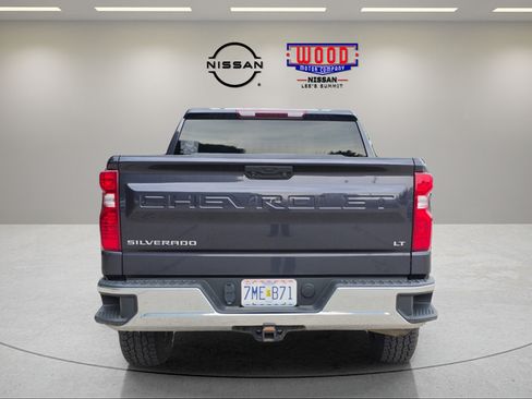 Used 2022 Chevrolet Silverado 1500 LT AWD/4WD image 3
