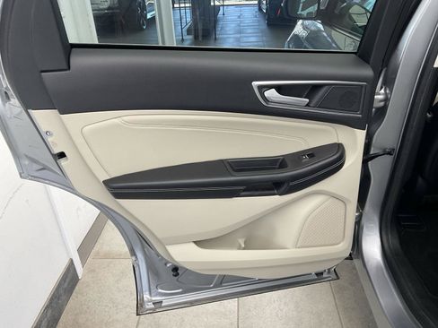 Used 2021 Ford Edge Titanium AWD/4WD image 11