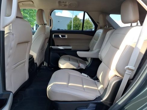 Used 2023 Ford Explorer XLT w/ Equipment Group 202A AWD/4WD image 9