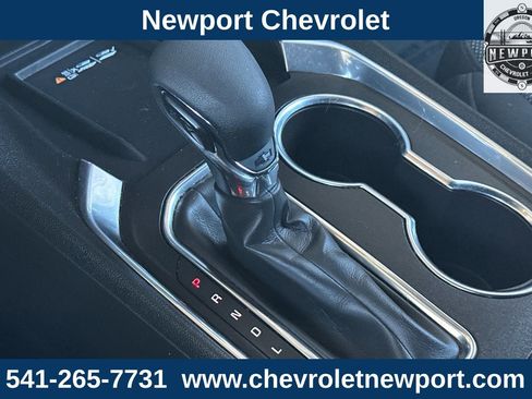 Used 2023 Chevrolet Traverse LT w/ Midnight/Sport Edition image 23