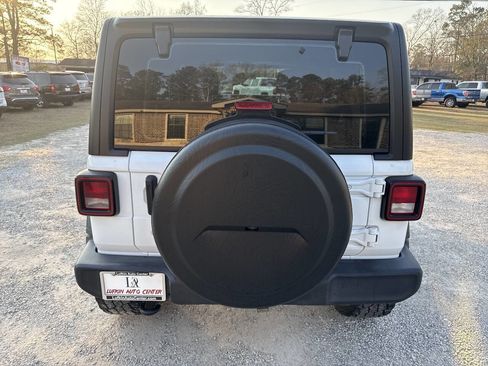 Used 2019 Jeep Wrangler Unlimited Sport image 4