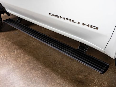 Used 2024 GMC Sierra 2500 Denali Ultimate image 12