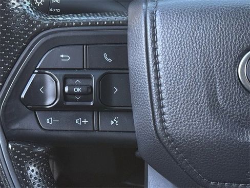 Used 2025 Toyota Tacoma SR image 13
