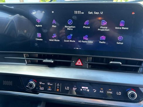 Used 2025 Kia Sportage EX AWD/4WD image 21