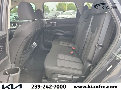 Certified 2023 Kia Sorento LX FWD image 11