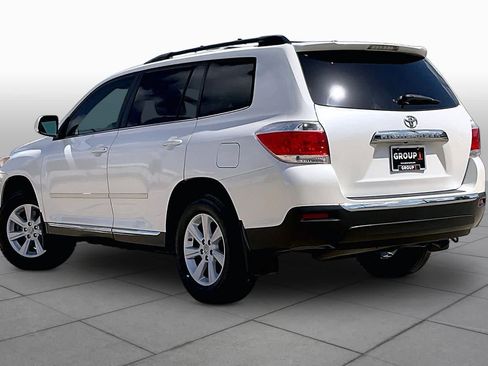 Used 2012 Toyota Highlander SE FWD image 11