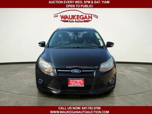Used 2012 Ford Focus Titanium FWD image 2