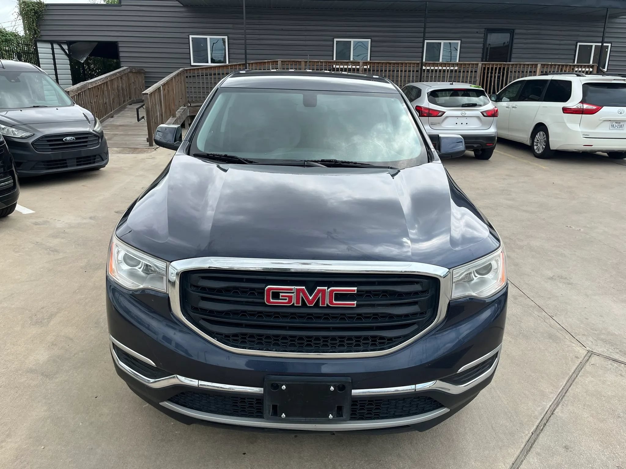 Used 2019 GMC Acadia SLE AWD/4WD image 18