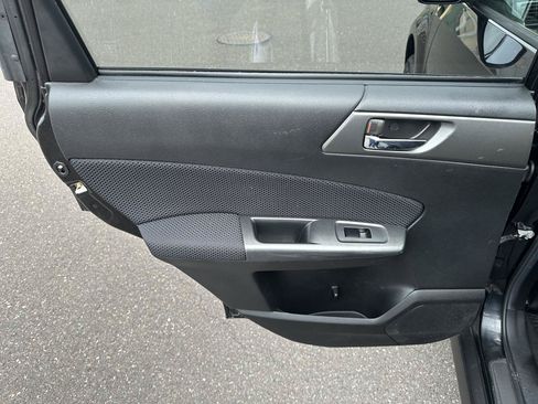 Used 2013 Subaru Forester 2.5X Premium w/ Popular Pkg 1 AWD/4WD image 14