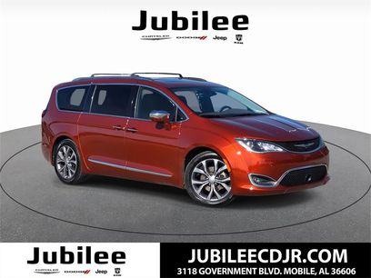 Used 2018 Chrysler Pacifica Limited w/ Tire & Wheel Group