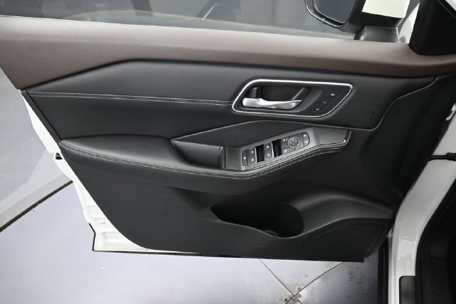 Used 2023 Nissan Rogue Platinum w/ Platinum Premium Package AWD/4WD image 24